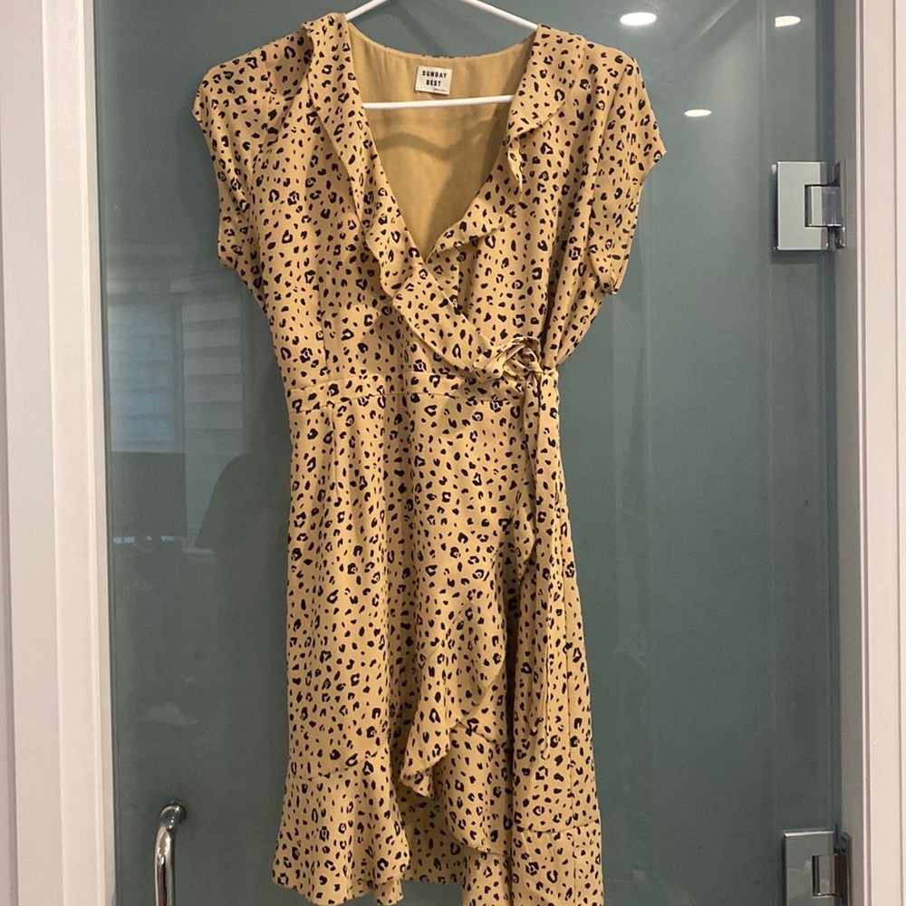Sunday Best Aritzia dress size 4 lightly worn, like new